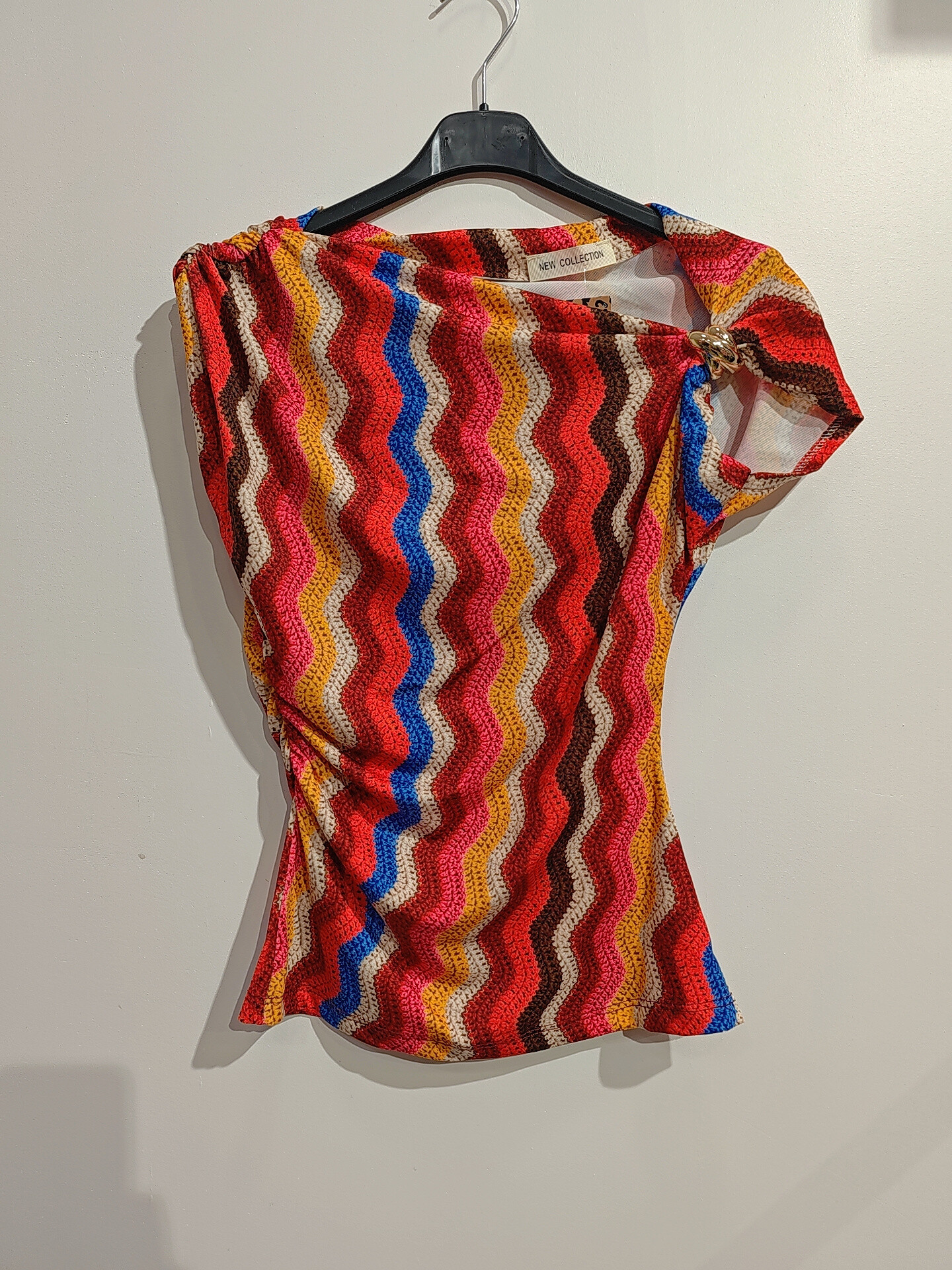 Grossiste ASHECO - Top CICI à imprimé zigzag avec crochet