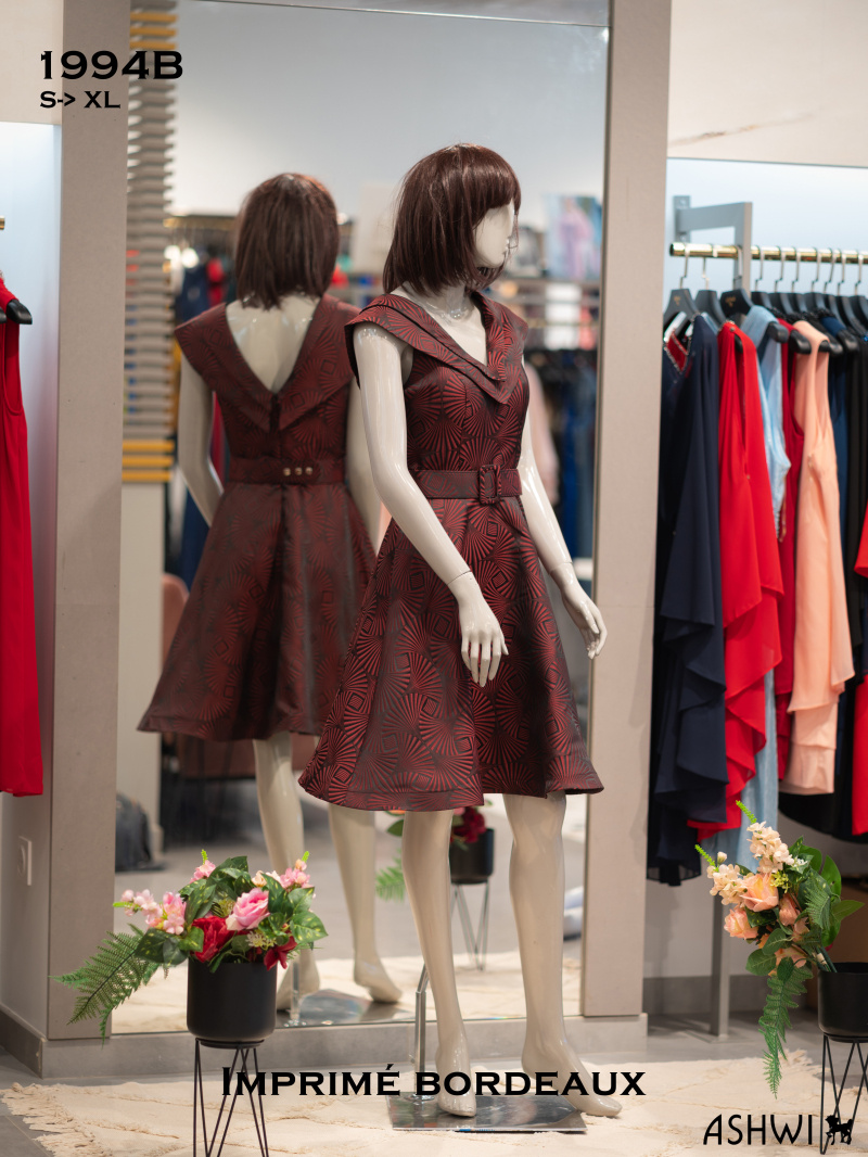 Wholesaler Ashwi - Burgundy V-neck evening dress with belt.