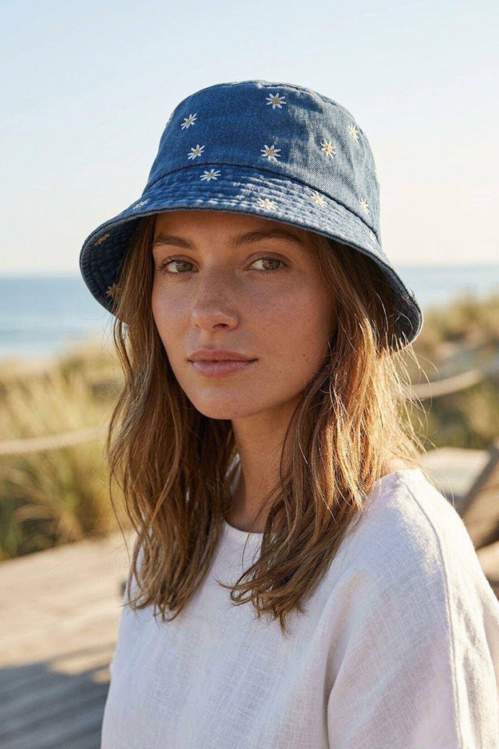 Wholesaler ASTRA Maroquinerie - Floral pattern bucket hat