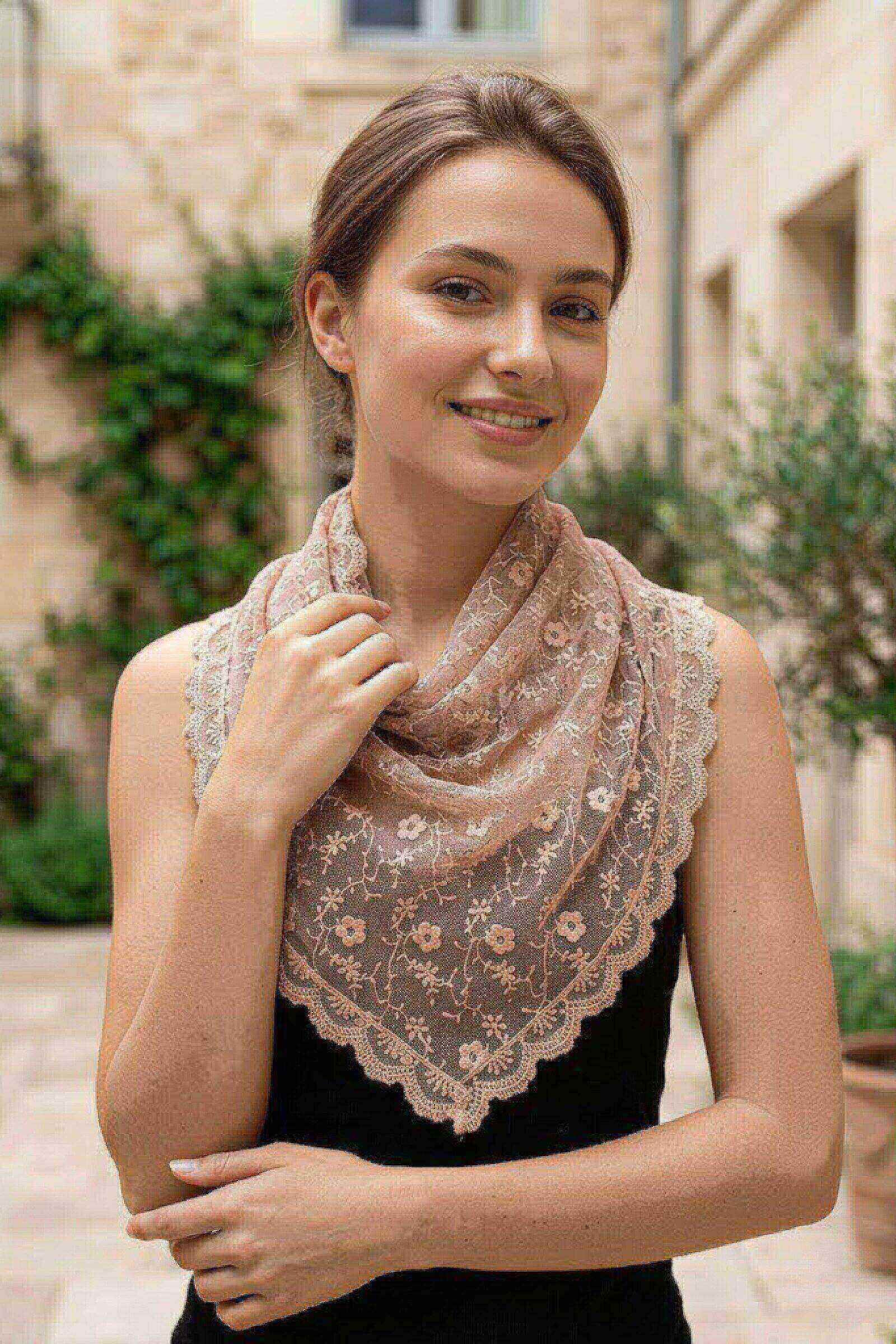 Wholesaler ASTRA Maroquinerie - Embroidered lace scarf