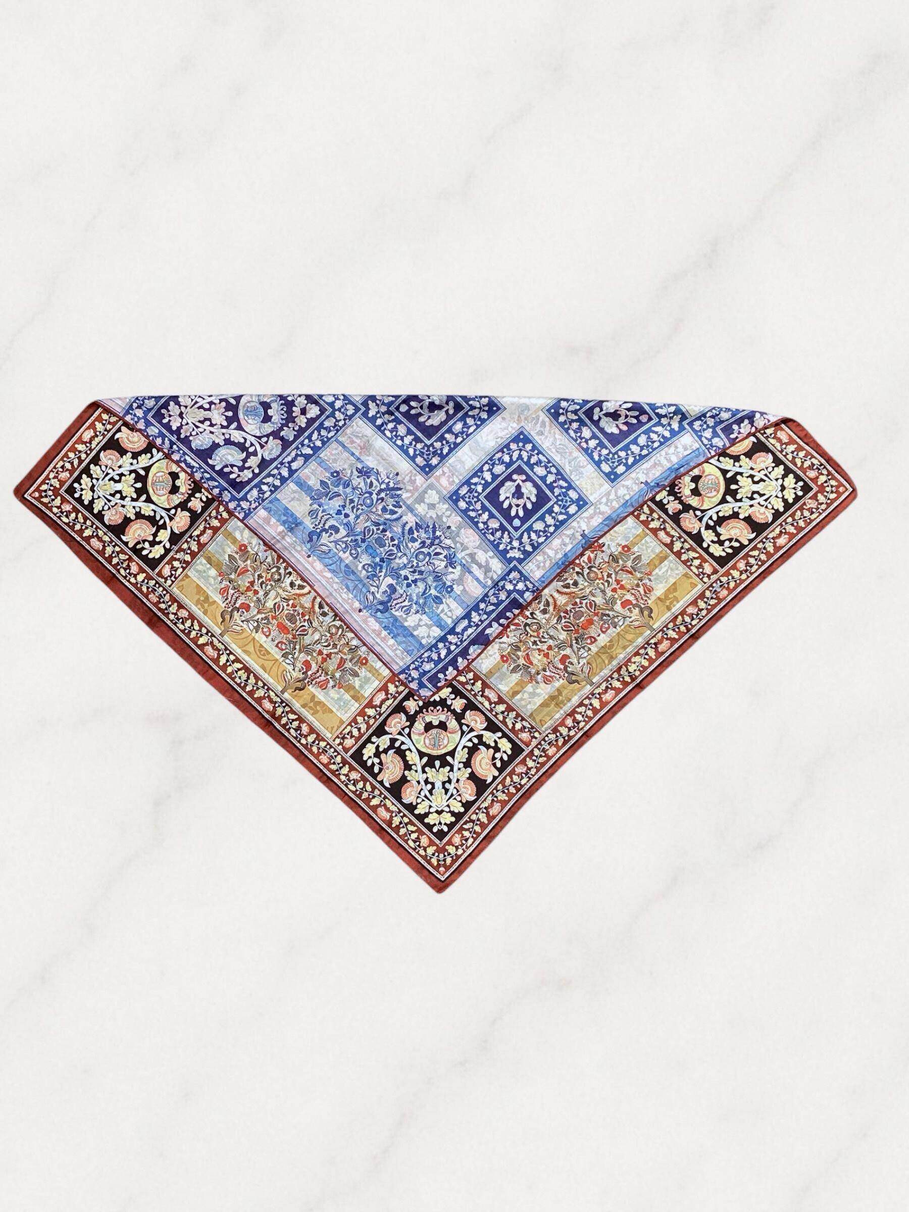 Grossiste ASTRA Maroquinerie - Écharpe 90x90cm motifs floraux