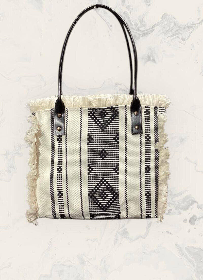 Grossiste ASTRA Maroquinerie - Sac à main tissé avec franges