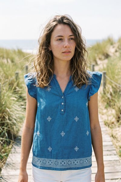 Grossista ASTRA Maroquinerie - Top in cotone con ricami Grossista ASTRA Maroquinerie - Top in cotone con ricami