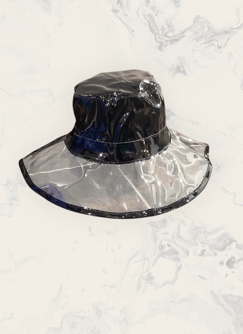 Grossiste Astra - Chapeau élégant en PVC