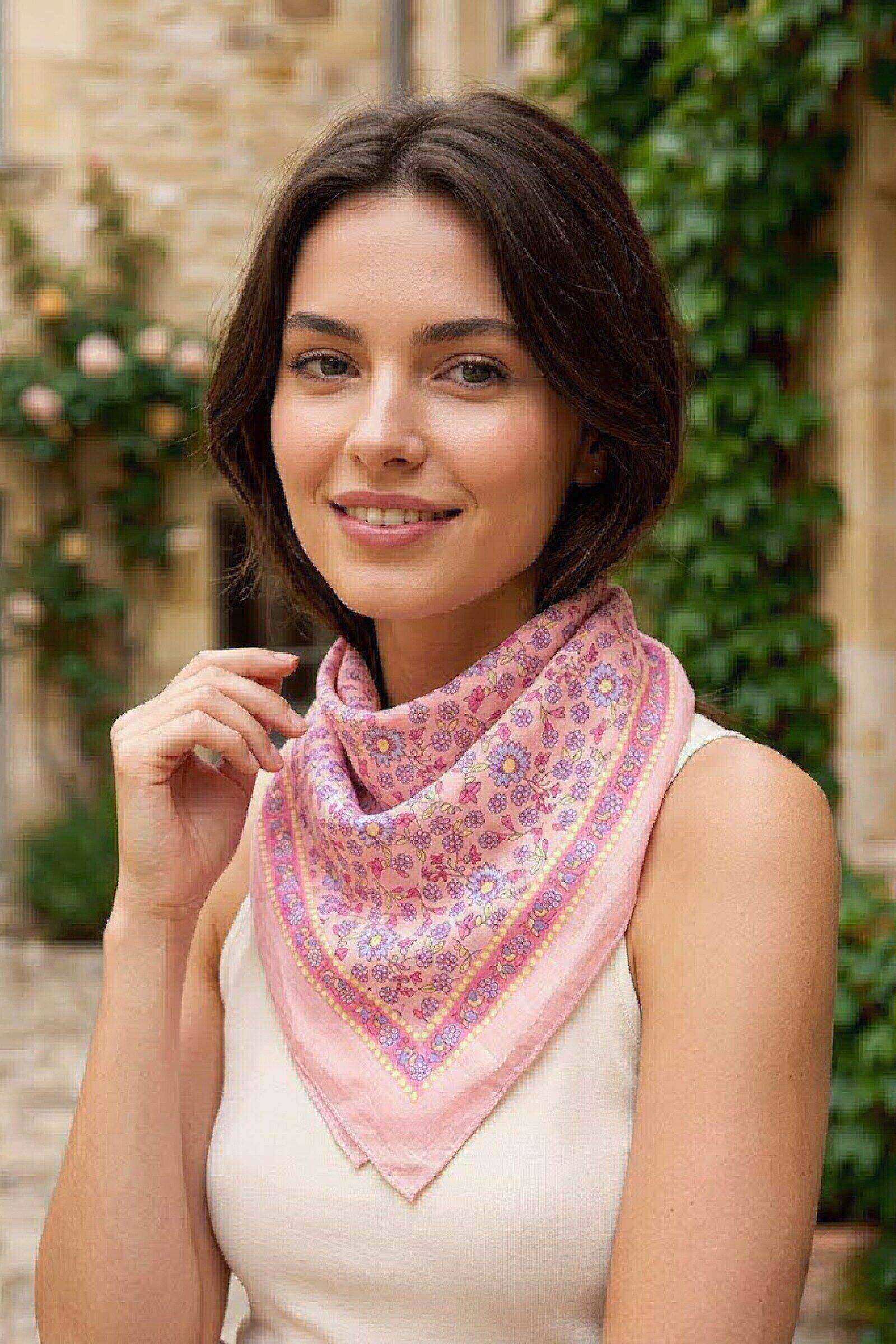 Wholesaler ASTRA Maroquinerie - Chic Women's Scarf 70x70