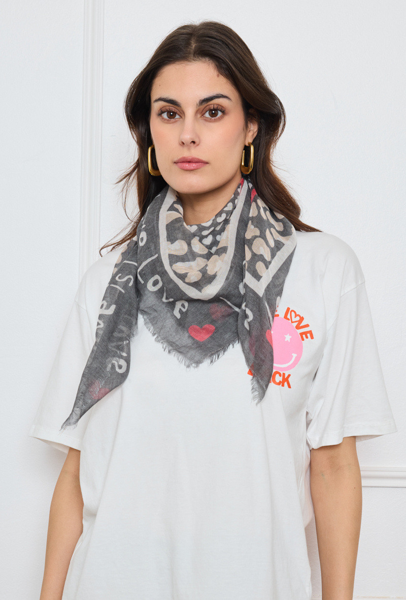 Wholesaler ASTRA Maroquinerie - Chic scarf 90x90 cm