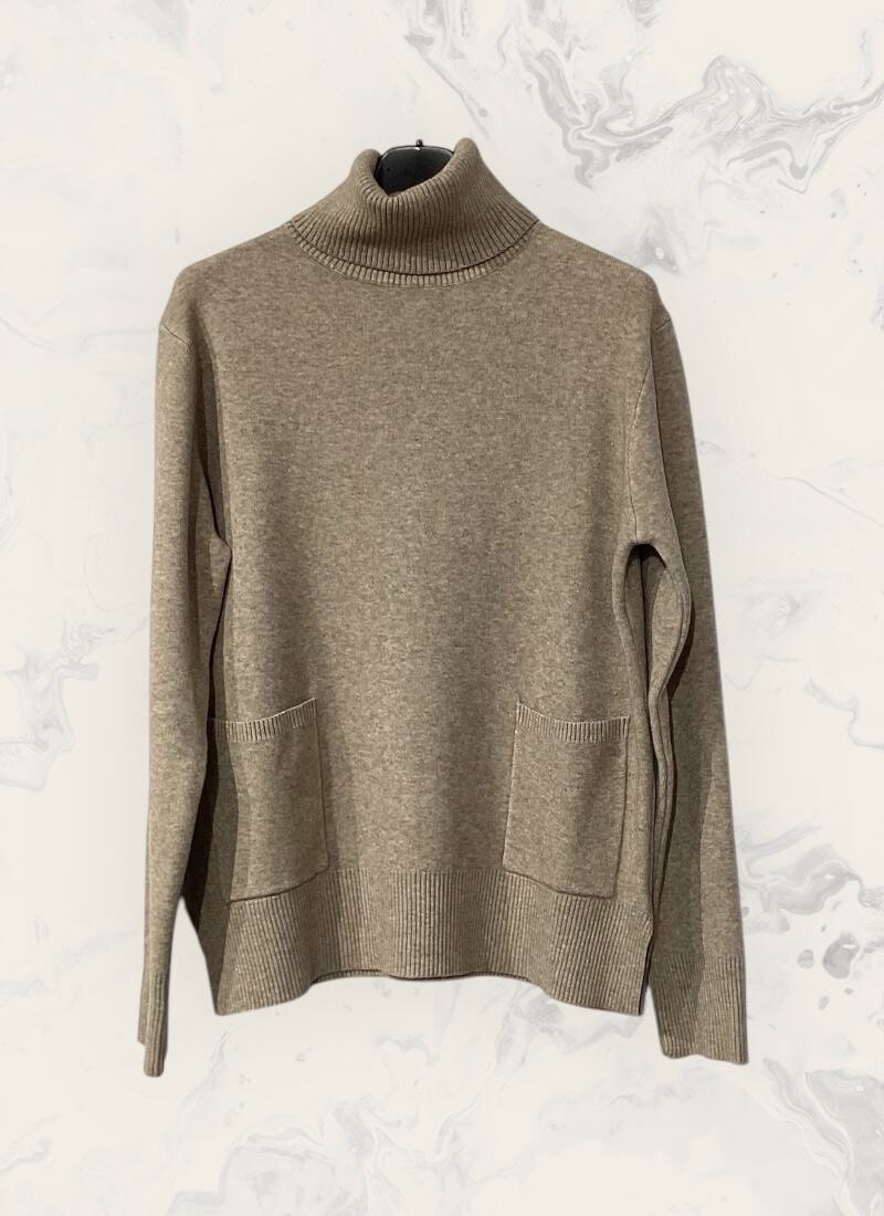 Grossista Astra - Maglione a collo alto con tasche