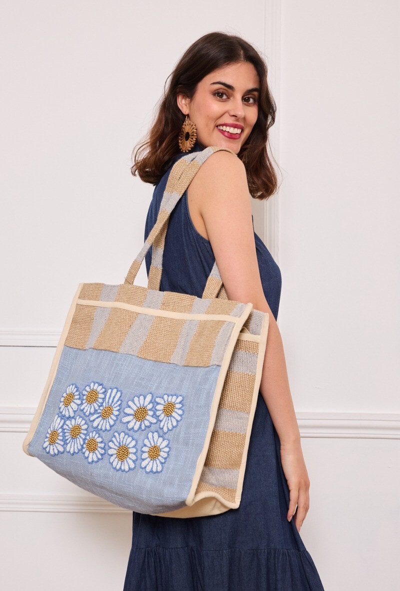 Wholesaler Astra - Chic embroidered handbag