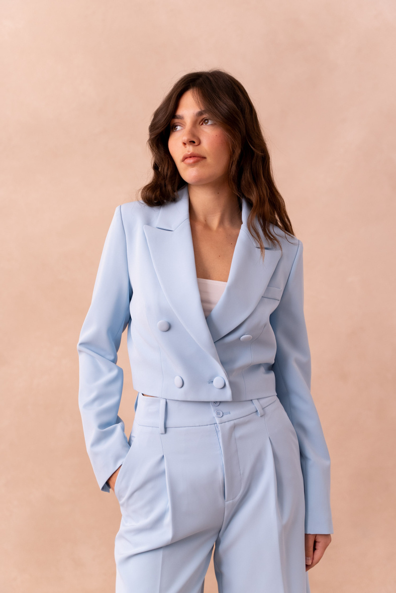 Grossiste Attentif - Veste blazer cropped croisé avec boutons unis timeless