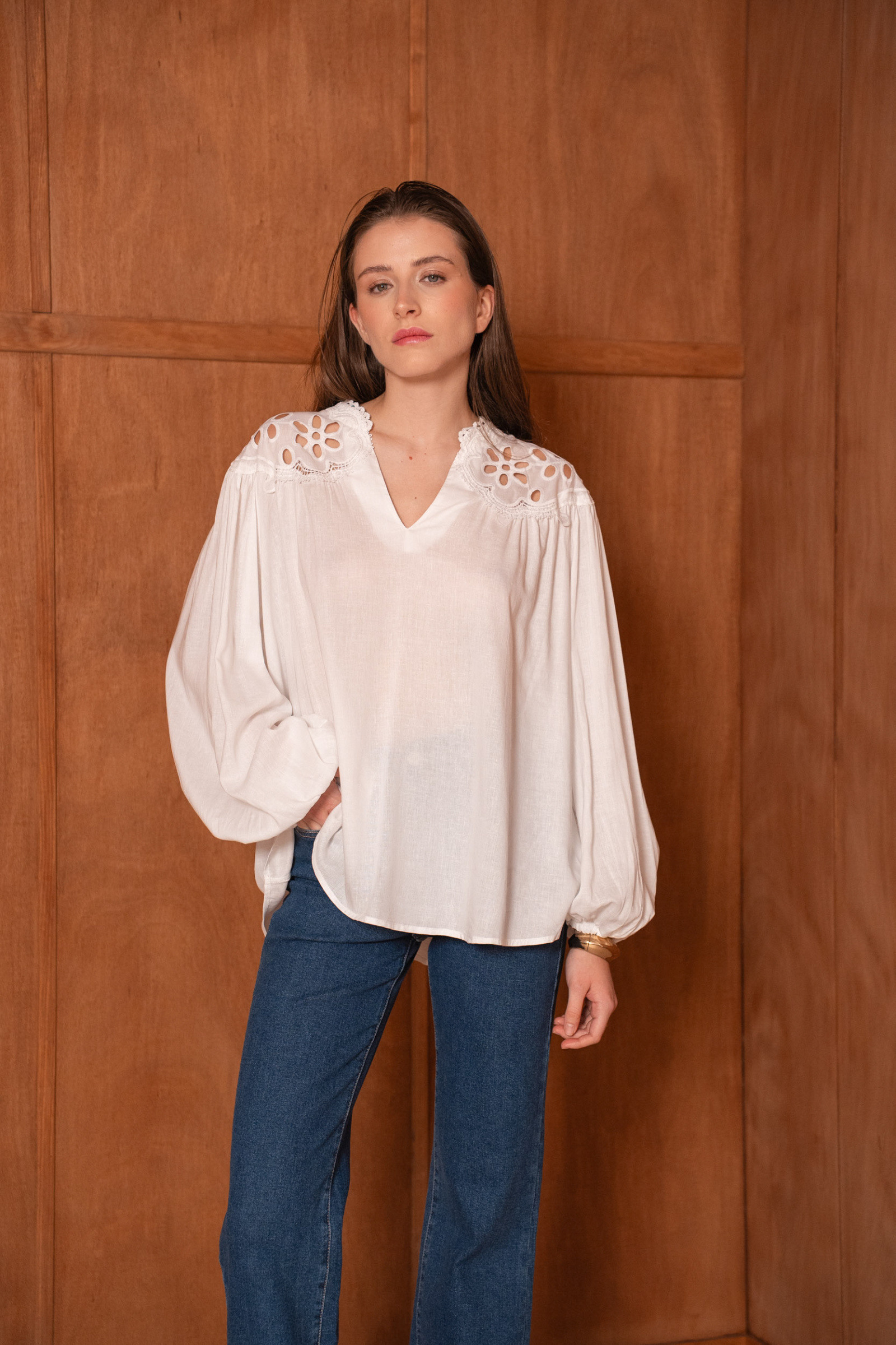 Wholesaler Attentif - Flowy blouse with a V-neck and lace-style shoulders