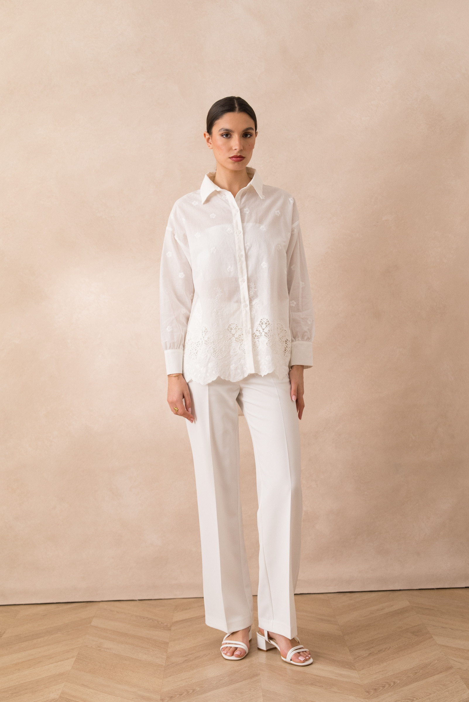 Grossiste Attentif - Chemise en coton brodé blanc