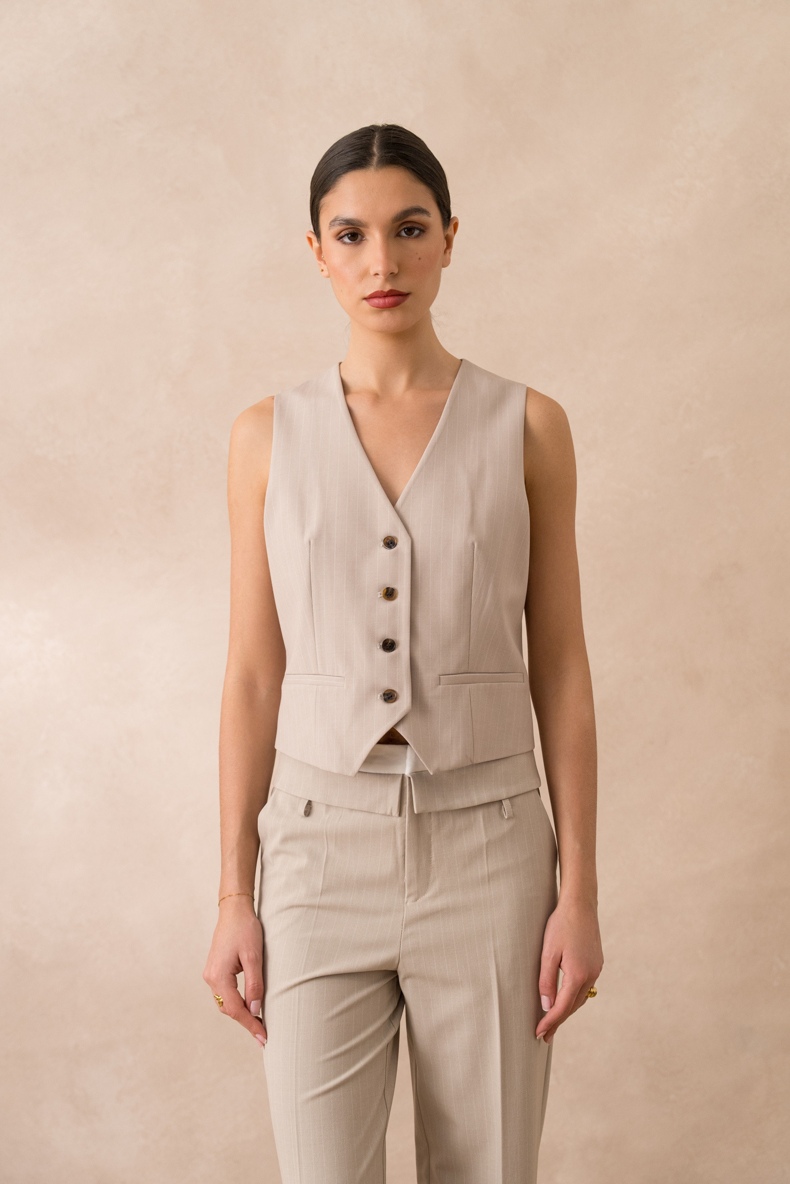 Grossiste Attentif - [Allure] Gilet de tailleur sans manche à rayures fines