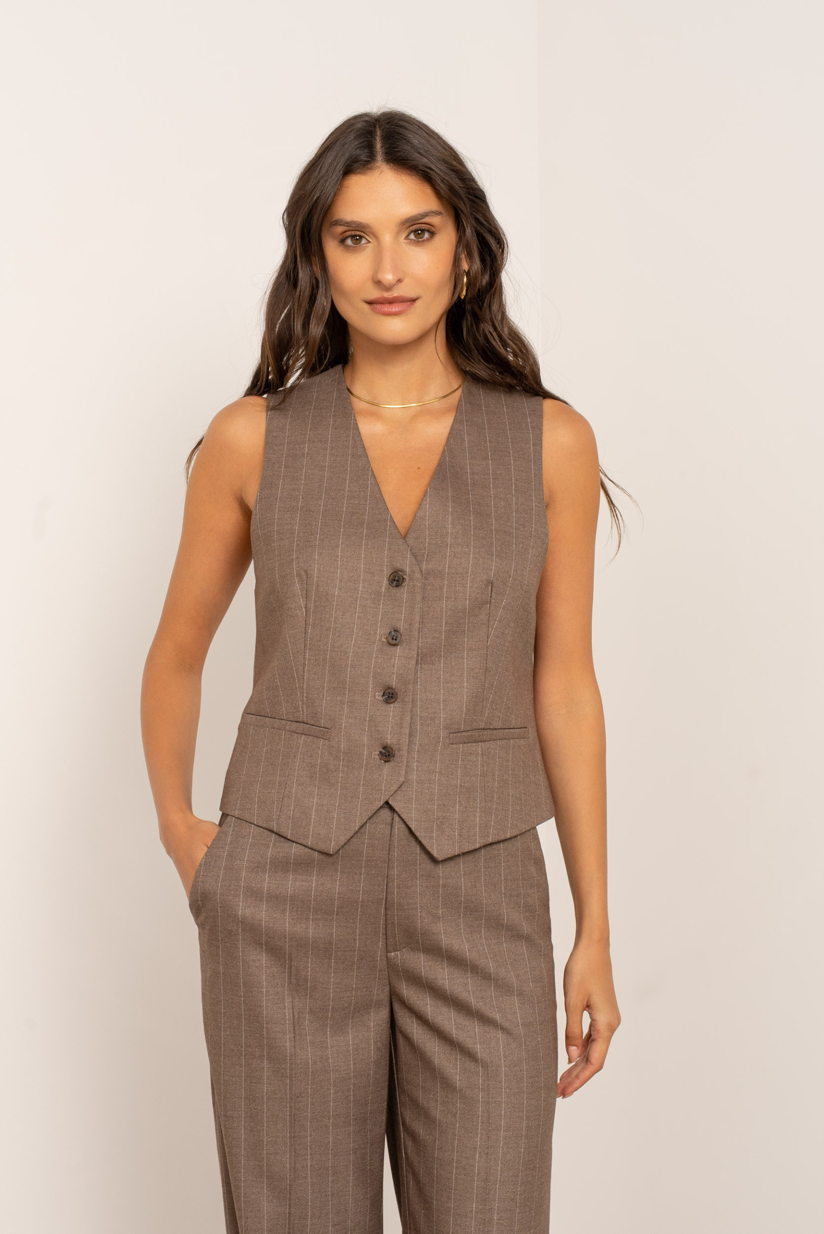 Grossiste Attentif - Gilet tailleur sans manches à fines rayures