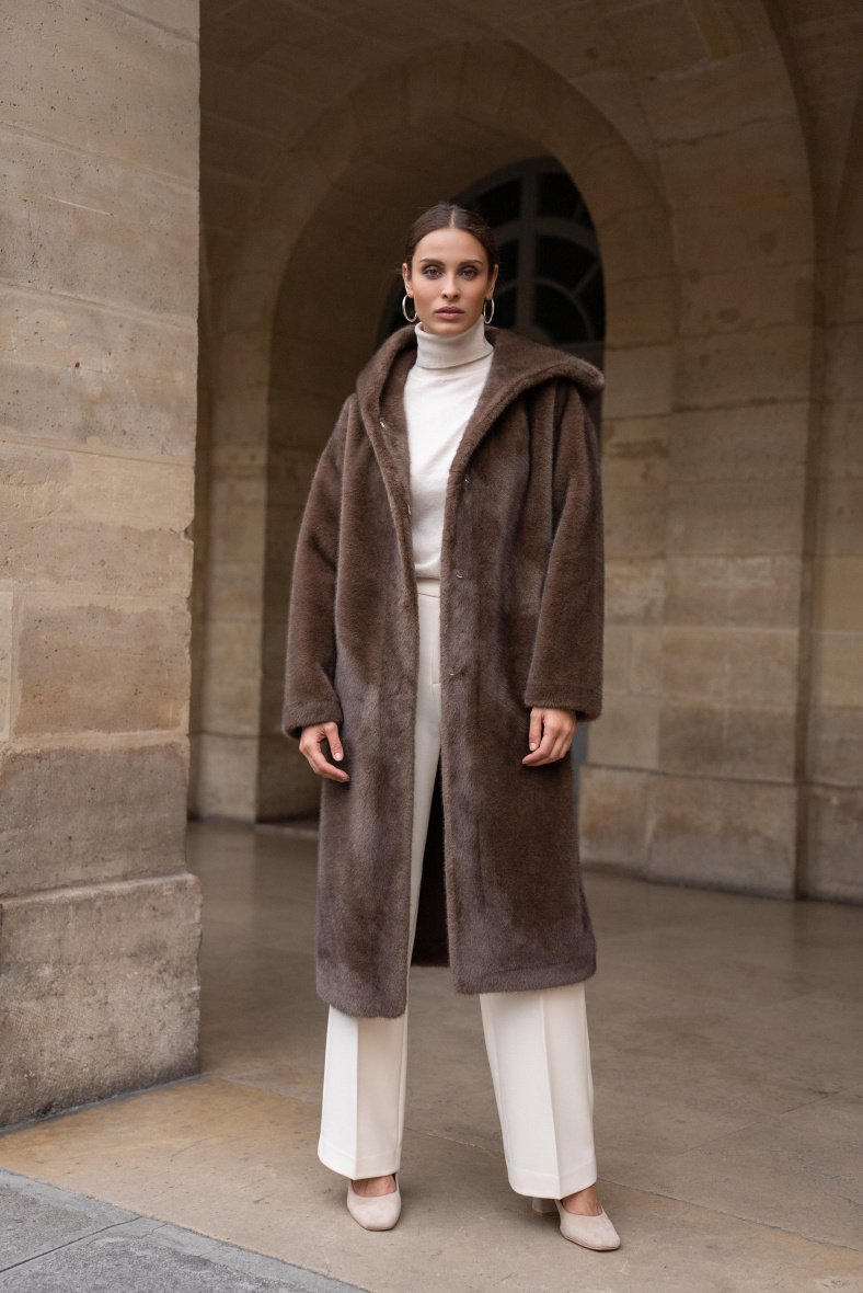 Grossiste Attentif - Manteau long fourrure synthétique à capuche