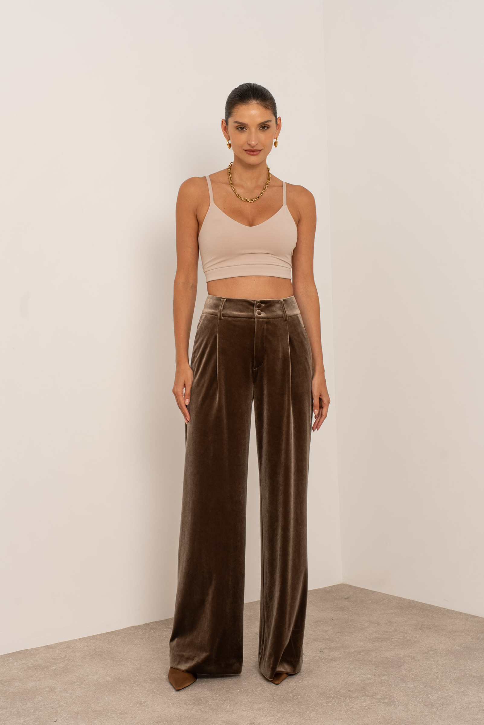 Grossiste Attentif - Pantalon large en velours doux et fluide à double bouton