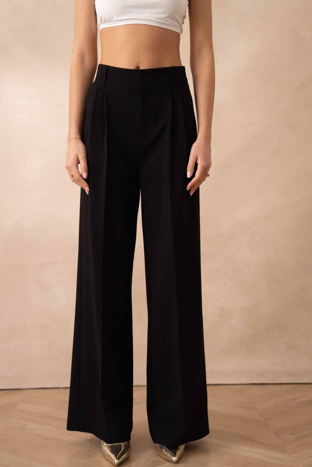 Grossiste Attentif - [Aura] Pantalon large coupe fluide taille haute à pinces