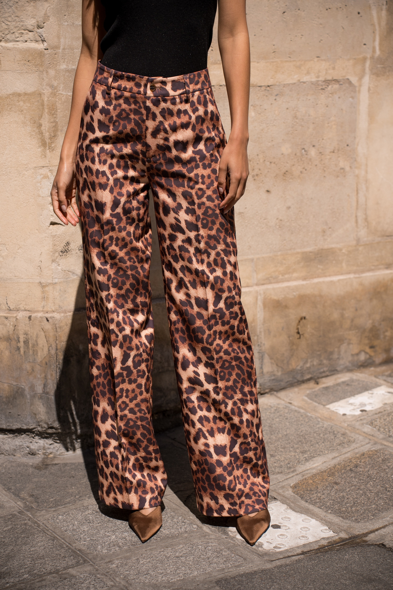 Grossiste Attentif - Pantalon coupe droite imprimé léopard