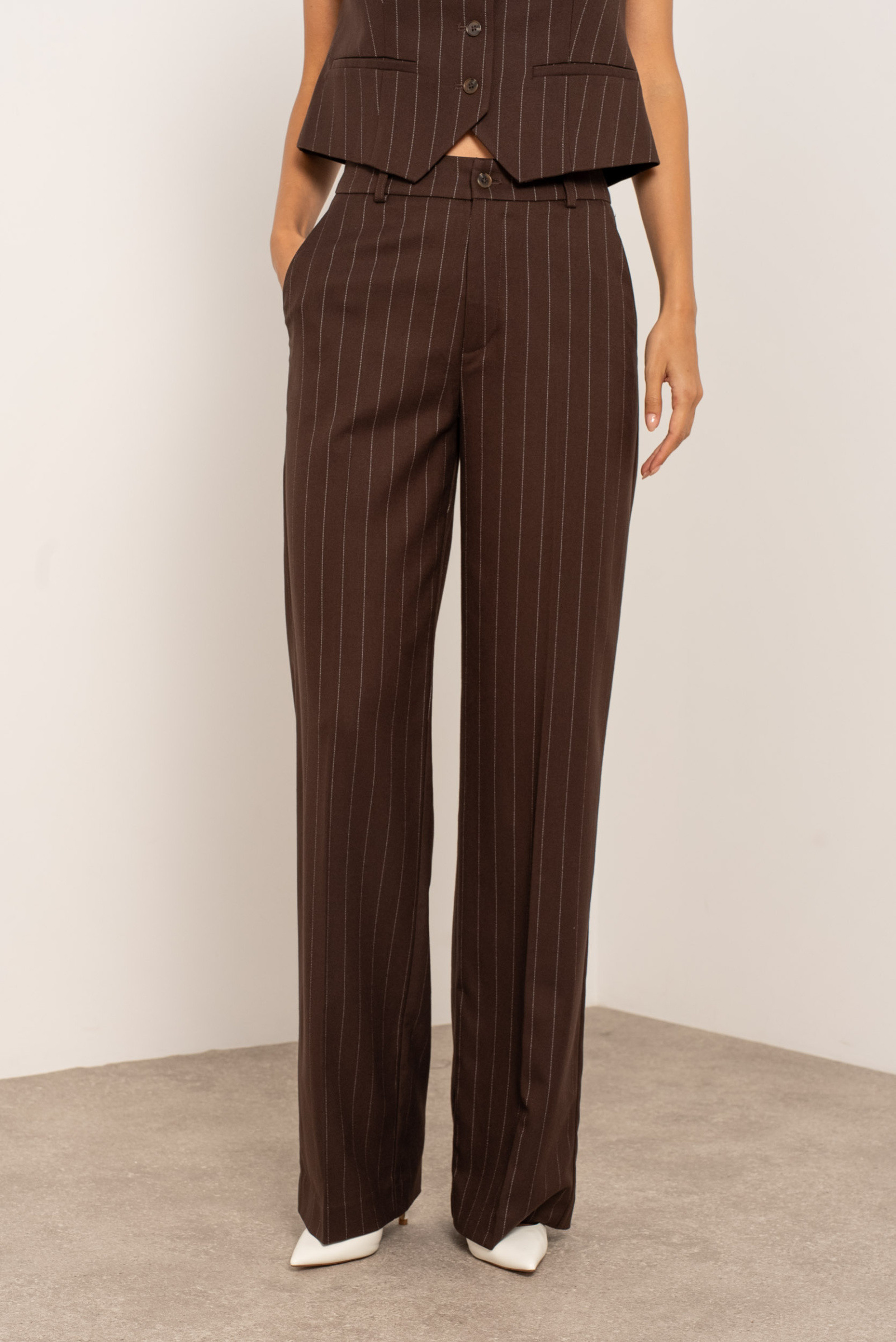 Grossiste Attentif - Pantalon tailleur à rayures fines