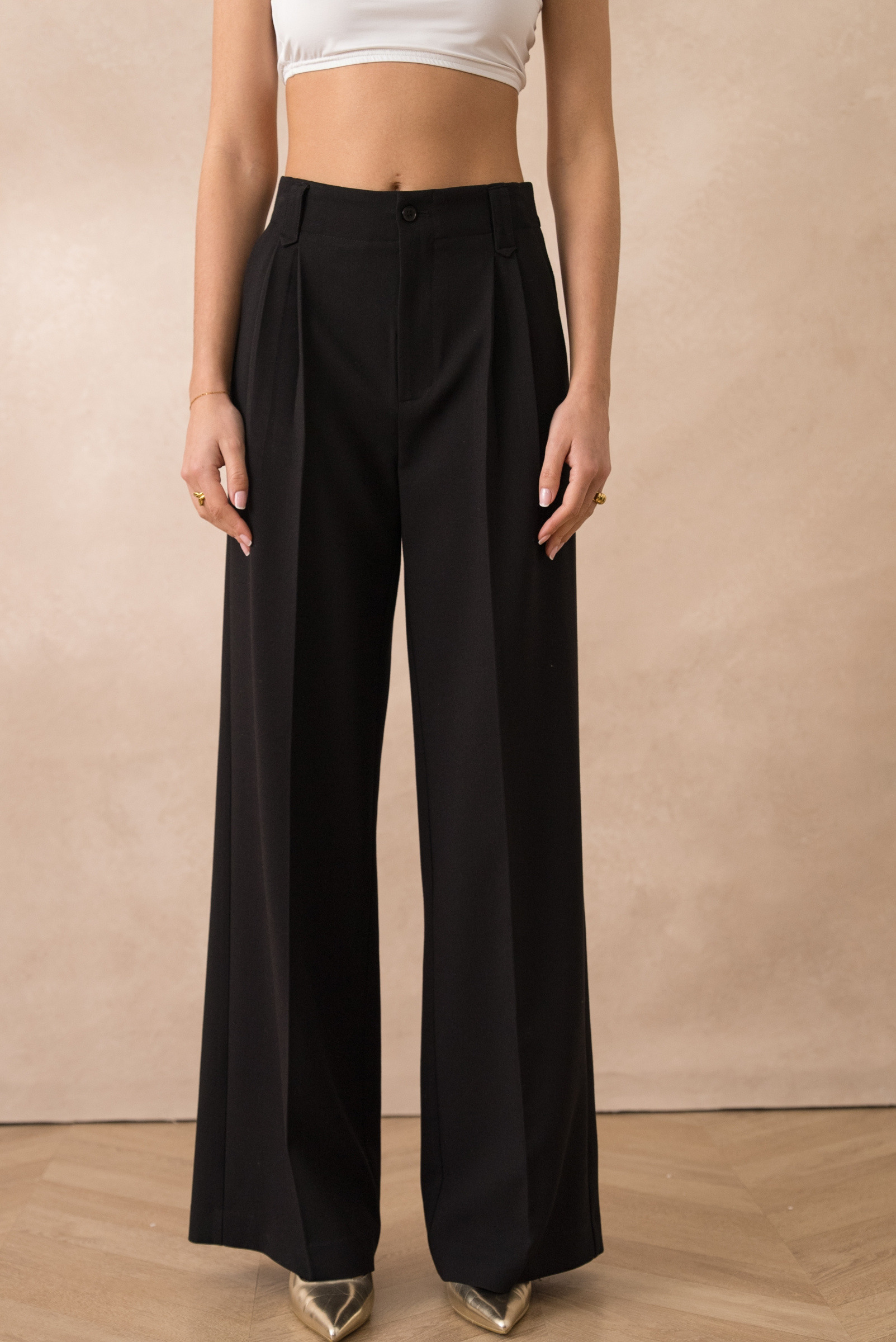 Grossiste Attentif - [Aura] Pantalon taille haute coupe droite et jambe large avec plis.