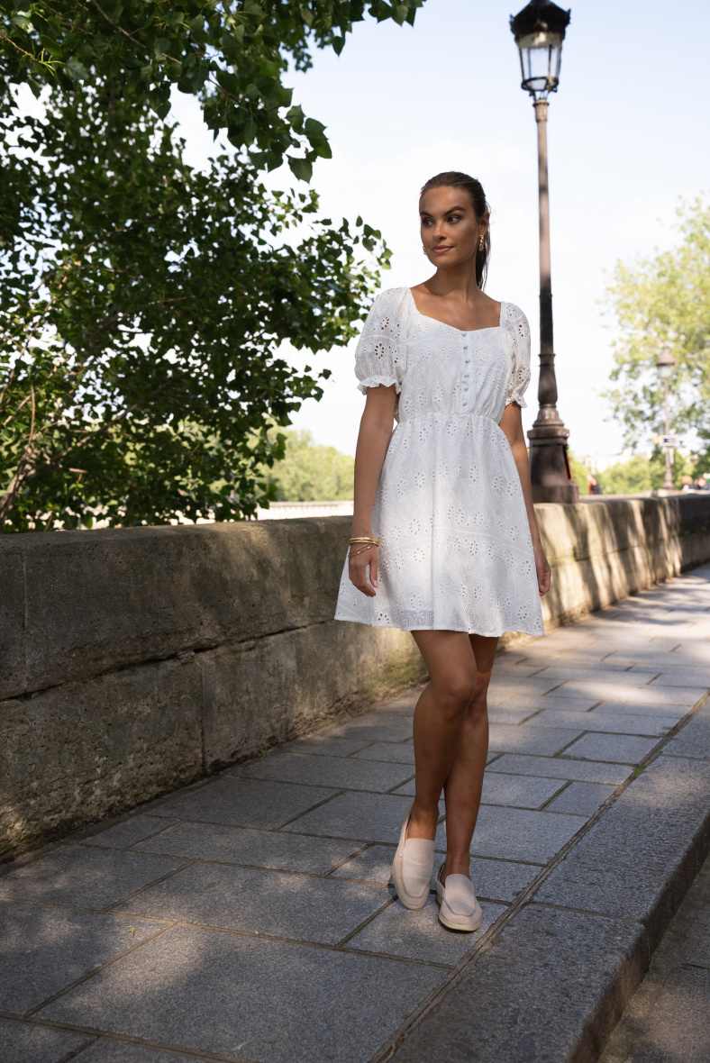 Grossiste Attentif - Robe courte en coton à motif uni et manches courtes