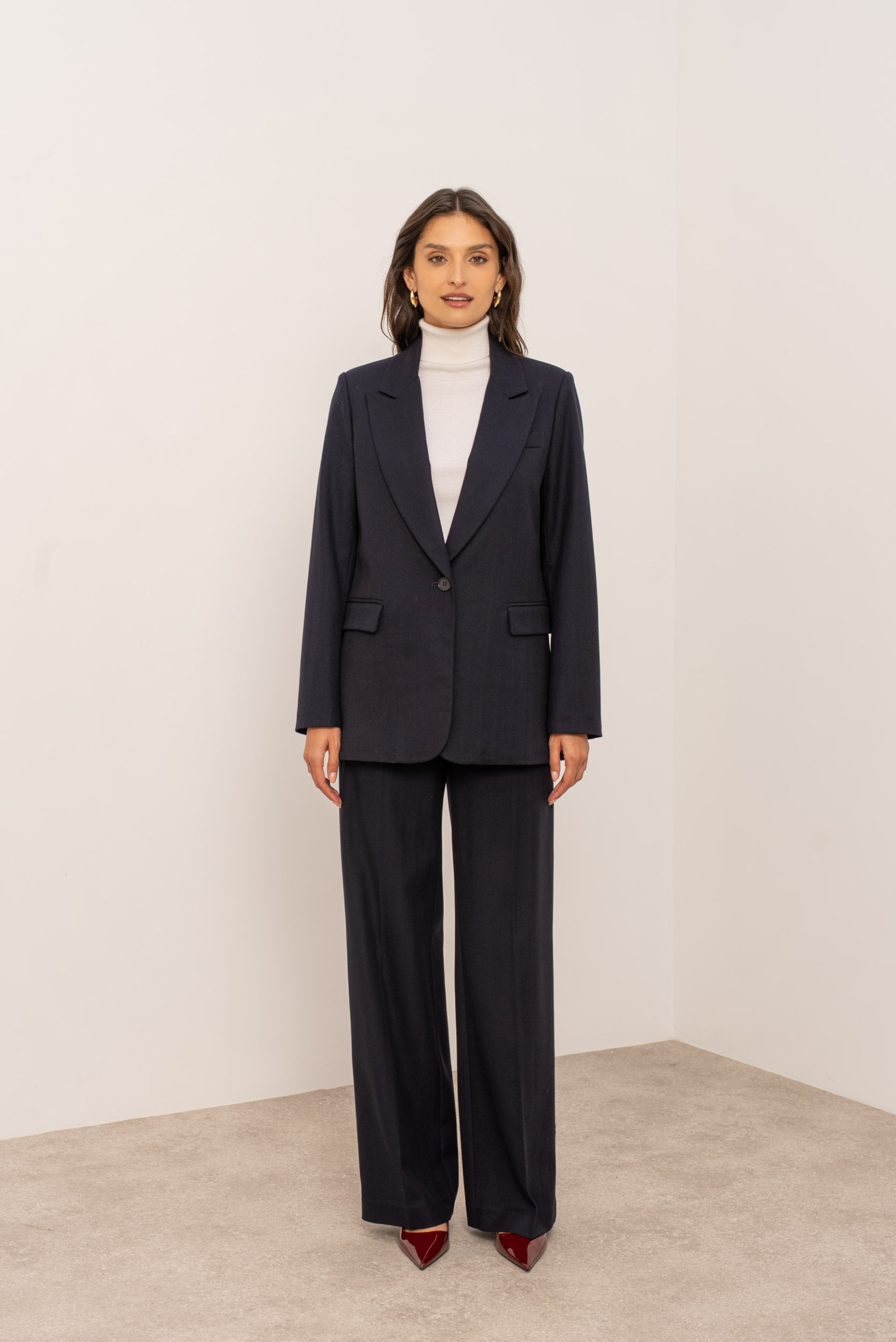 Grossiste Attentif - Veste tailleur droite à motif chevrons discret