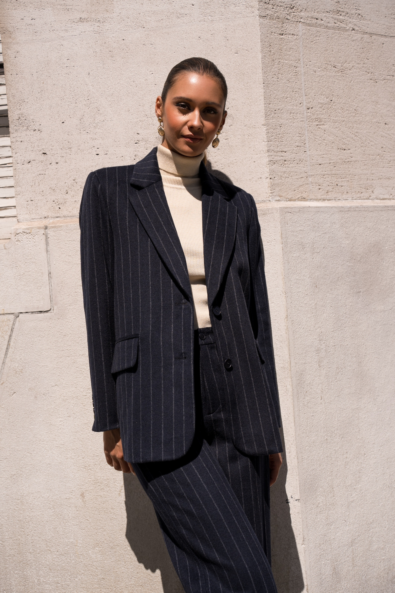Grossiste Attentif - Veste tailleur en laine mélangée à rayures fines