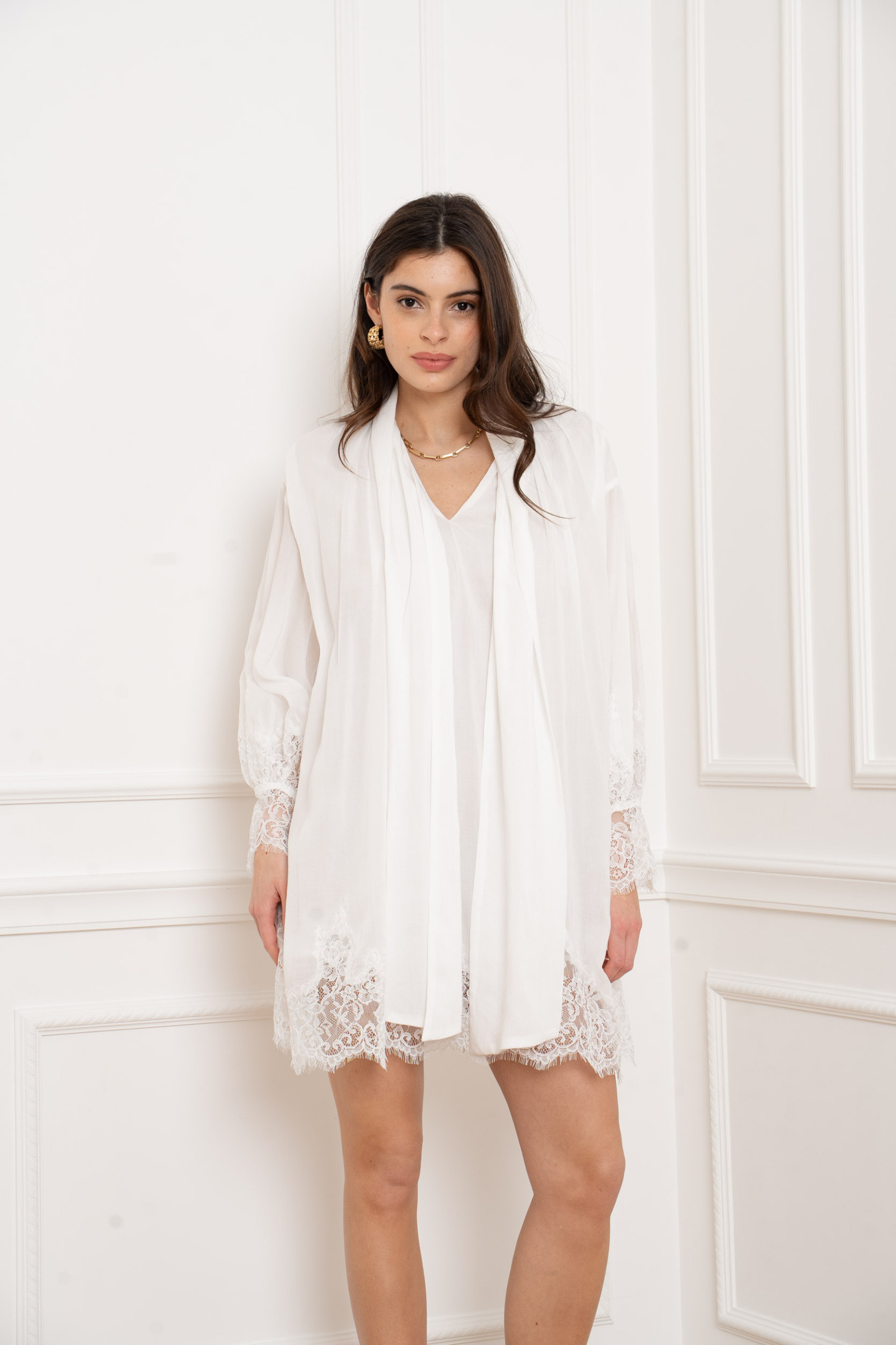 Mayorista Attentif - Vestido corto blanco romántico con pañuelo lavallière