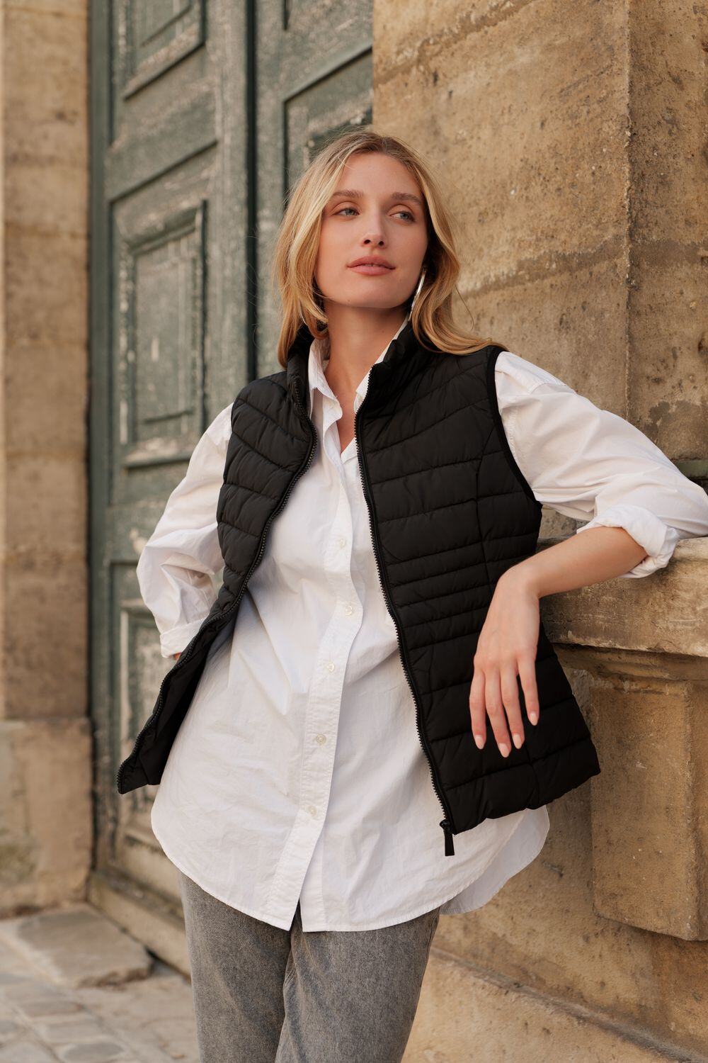 Großhändler Attrait Paris - Einfache, schlichte, ärmellose Steppjacke