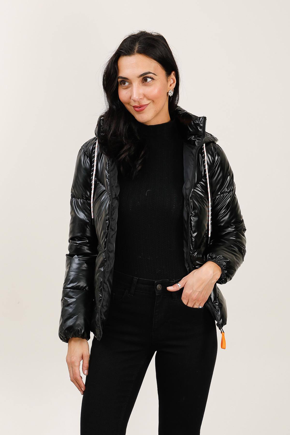 Wholesaler Attrait Paris - Short hooded puffer jacket with contrasting details