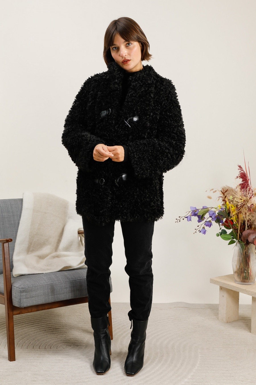 Grossiste Attrait Paris - Manteau effet mouton avec attaches brandebourg