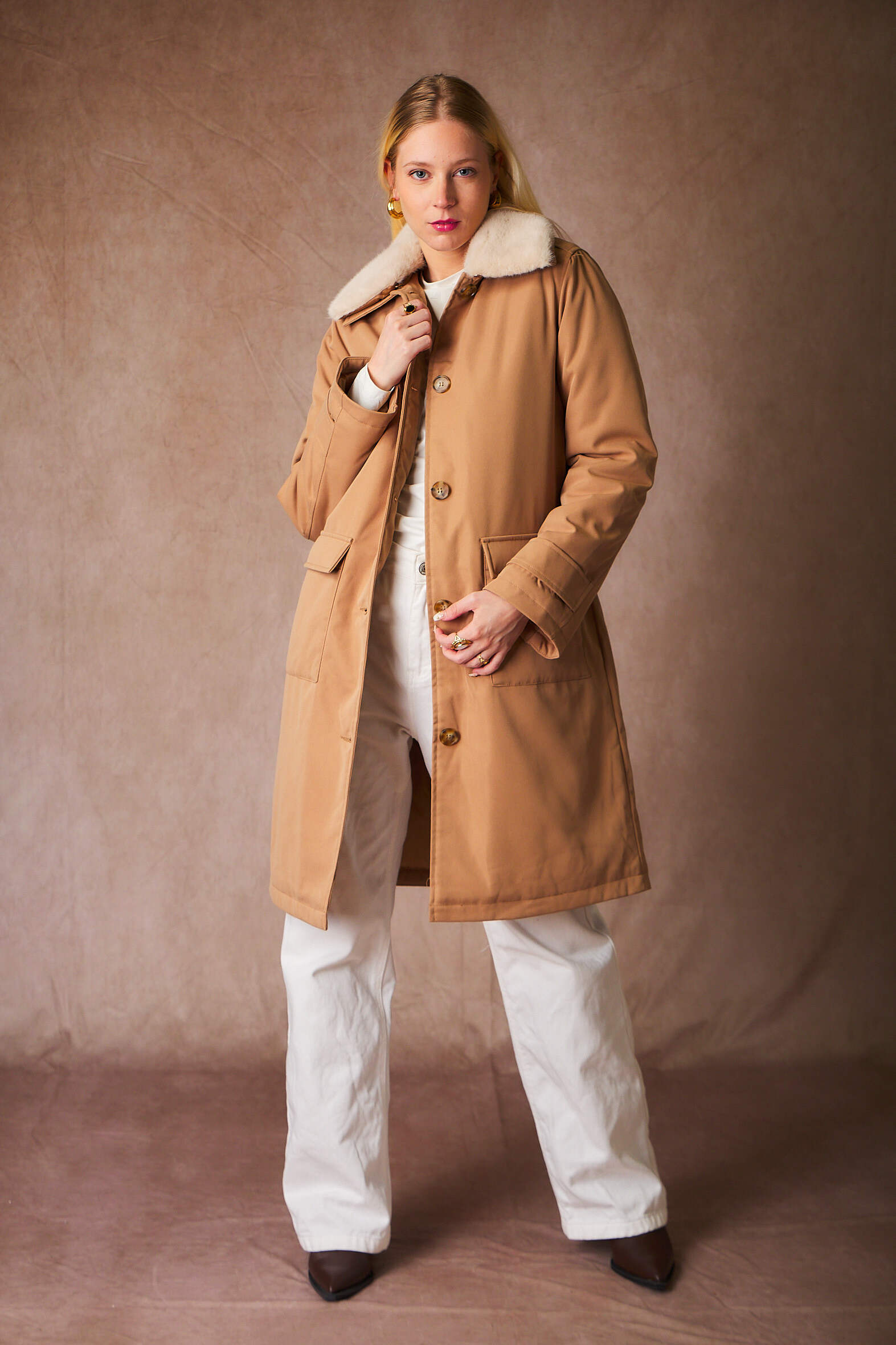 Grossiste Attrait Paris - Manteau avec col en fausse fourrure amovible