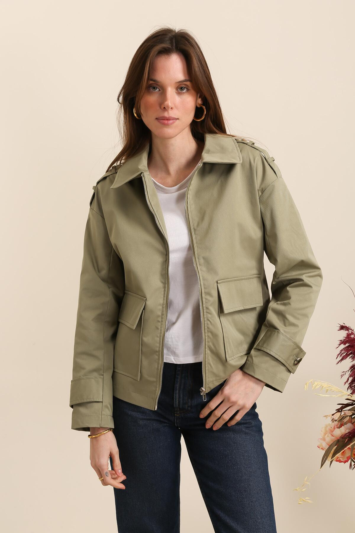 Grossista Attrait Outlet - Giacca corta con colletto classico