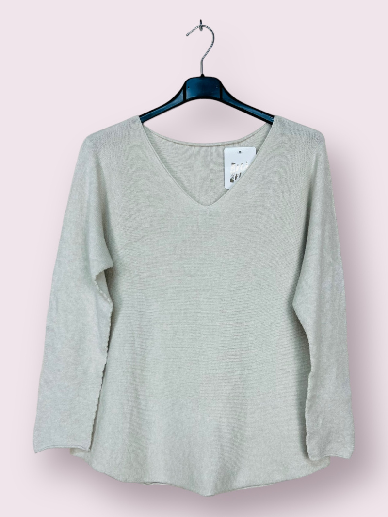 Wholesaler AUBERJINE - Plain V-neck sweater, long sleeve.