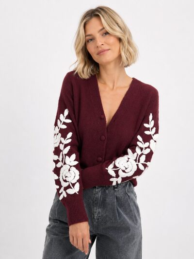 Grossiste Audrey - Cardigan Brodé Floral AP161 Bordeaux Grossiste Audrey - Cardigan Brodé Floral AP161 Bordeaux