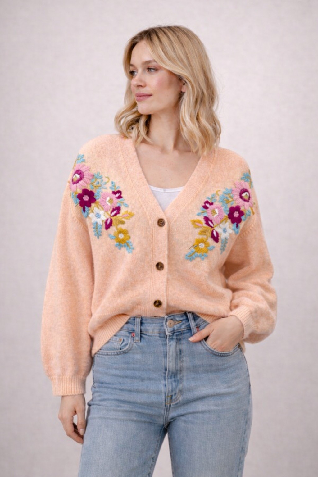 Mayorista Audrey - ✨ Cárdigan Bordado con Flores – Suavidad & Elegancia
