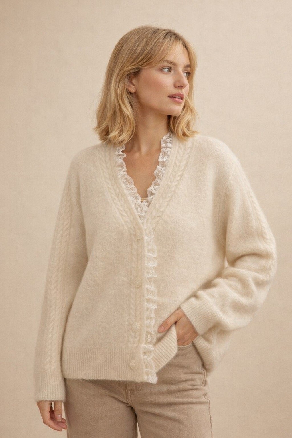 Grossiste Audrey - Cardigan maille douce dentelle – Taille unique