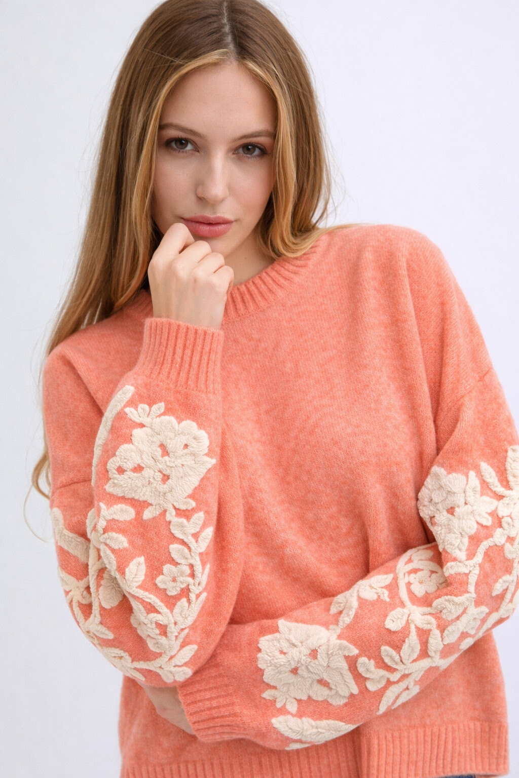 Großhändler Audrey - Floral bestickter Oversize-Pullover