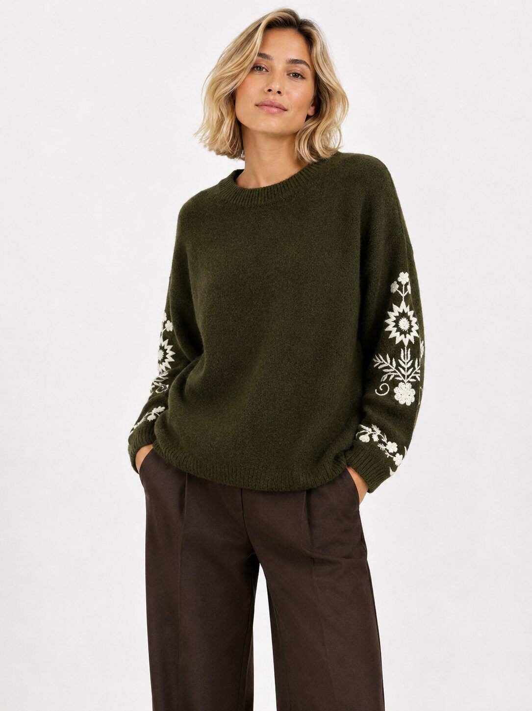 Grossiste Audrey - Pull Maille Brodé – Collection Broderie Florale