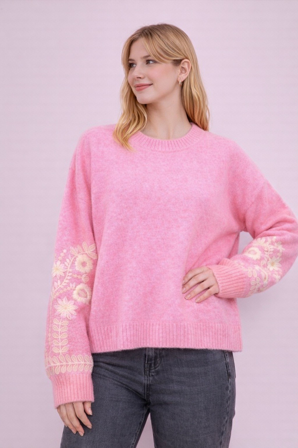 Mayorista Audrey - 🌸 Suéter Bordado con Mangas Florales – Suavidad Bohemia