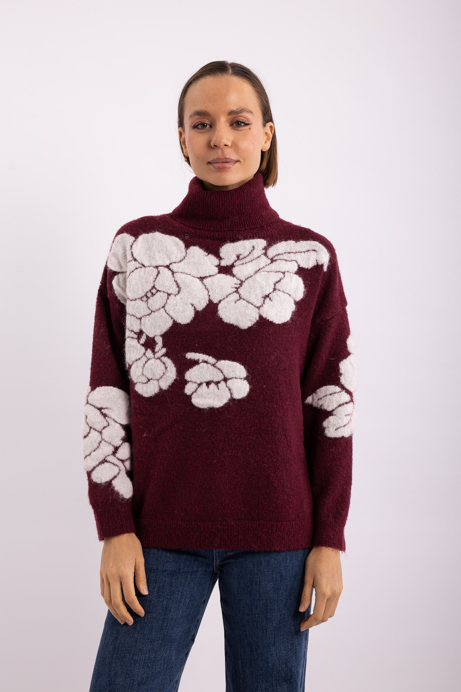 Wholesaler Audrey - 🧶High-neck sweater with floral embossed pattern AP157 Beige