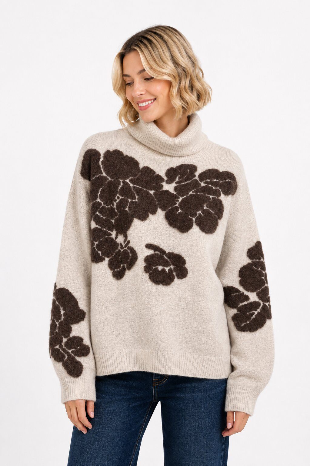 Wholesaler Audrey - 🧶High-neck sweater with floral embossed pattern AP157 Beige