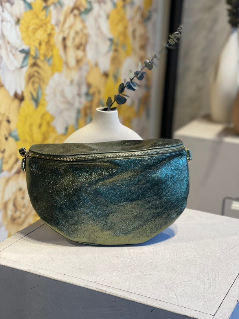 Großhändler Auren - IT7090A Gürteltasche aus Rindsleder, hergestellt in Italien.
