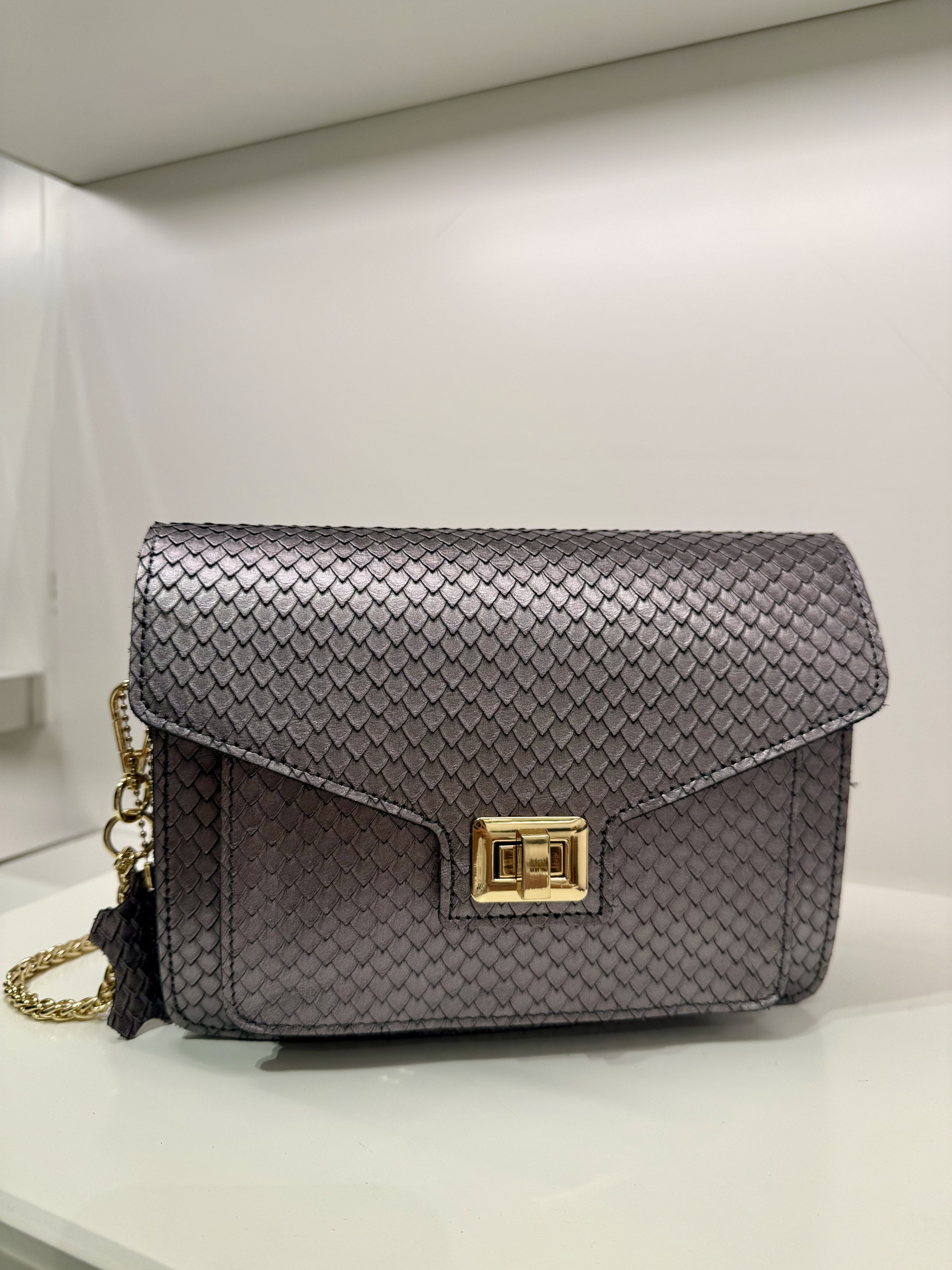 Wholesaler Auren - Cowhide leather crossbody bag A1216-9