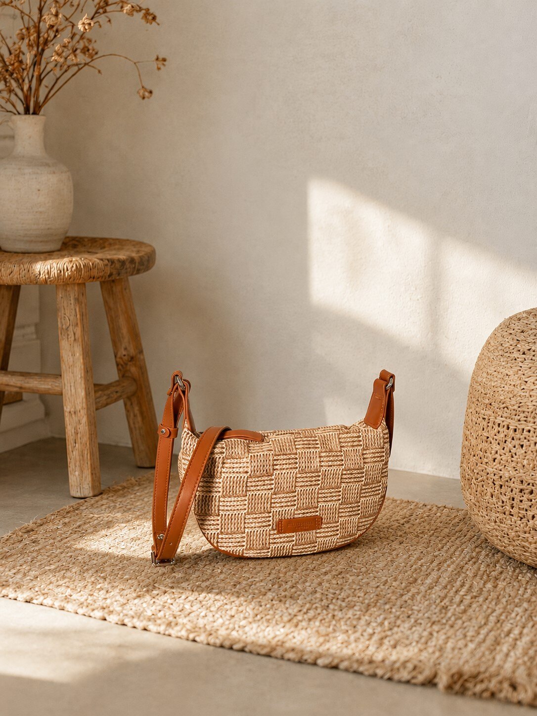 Grossista Auren - Borsa a tracolla F9220-2 in poliestere con rifiniture sintetiche.