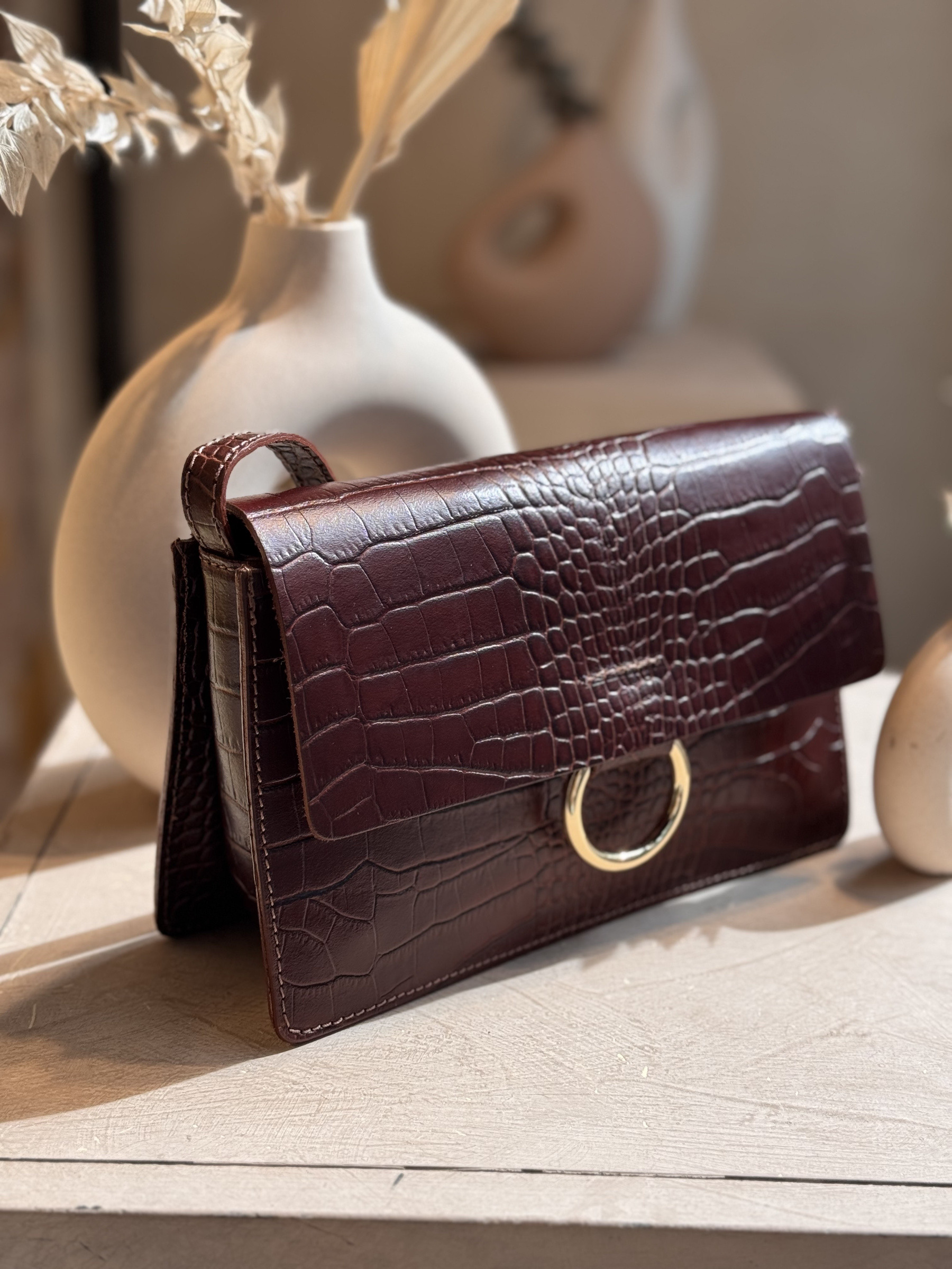 Wholesaler Auren - Crossbody bag in cowhide leather