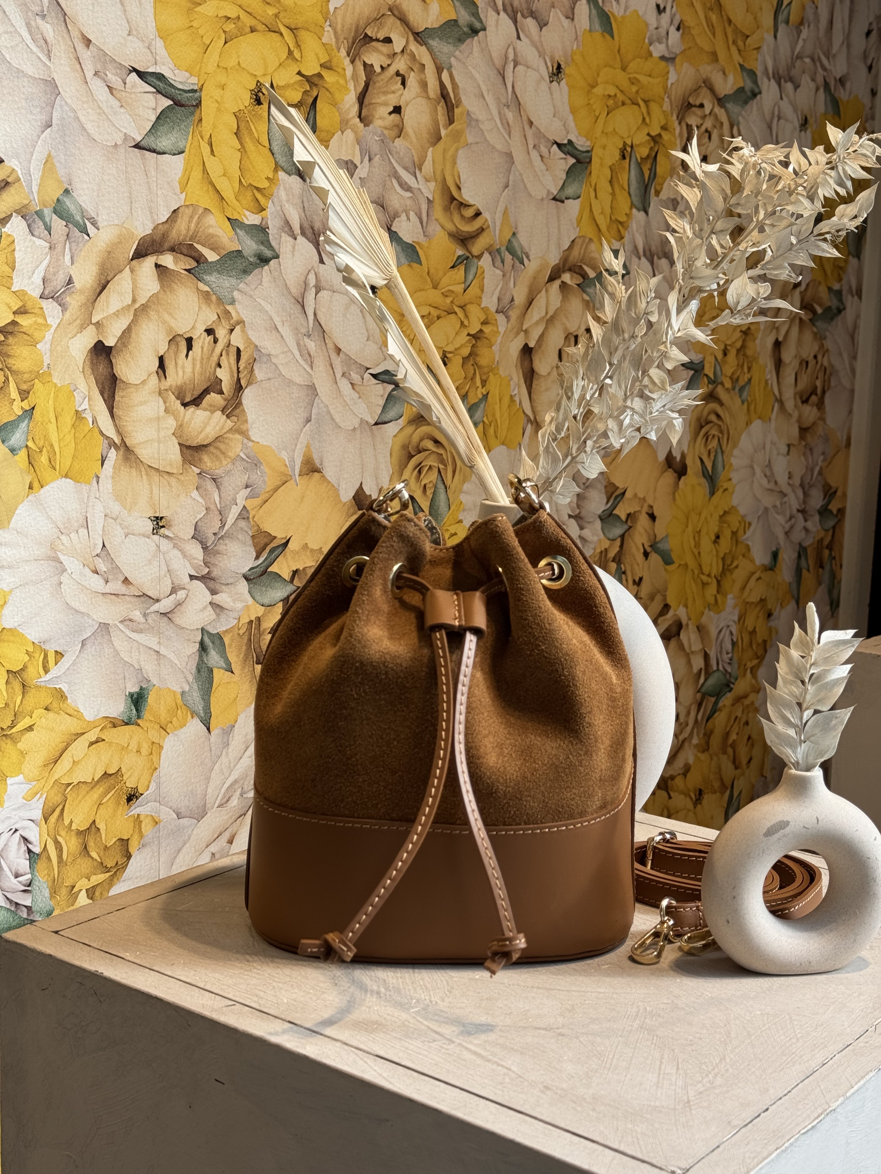 Wholesaler Auren - Cowhide leather bucket bag
