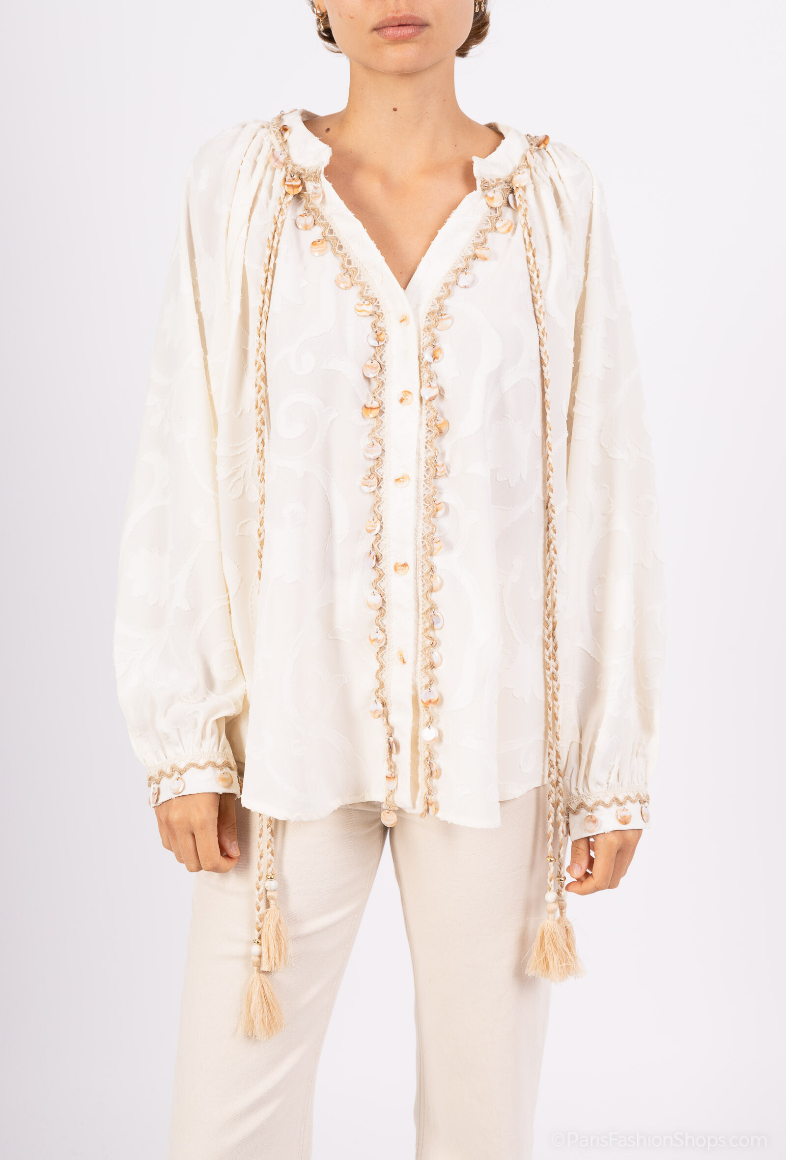 Chemise légère femme en coton (95%) et polyester, idéale pour l'été 2025, fabriquée en Chine. Parfaite pour un look frais.
