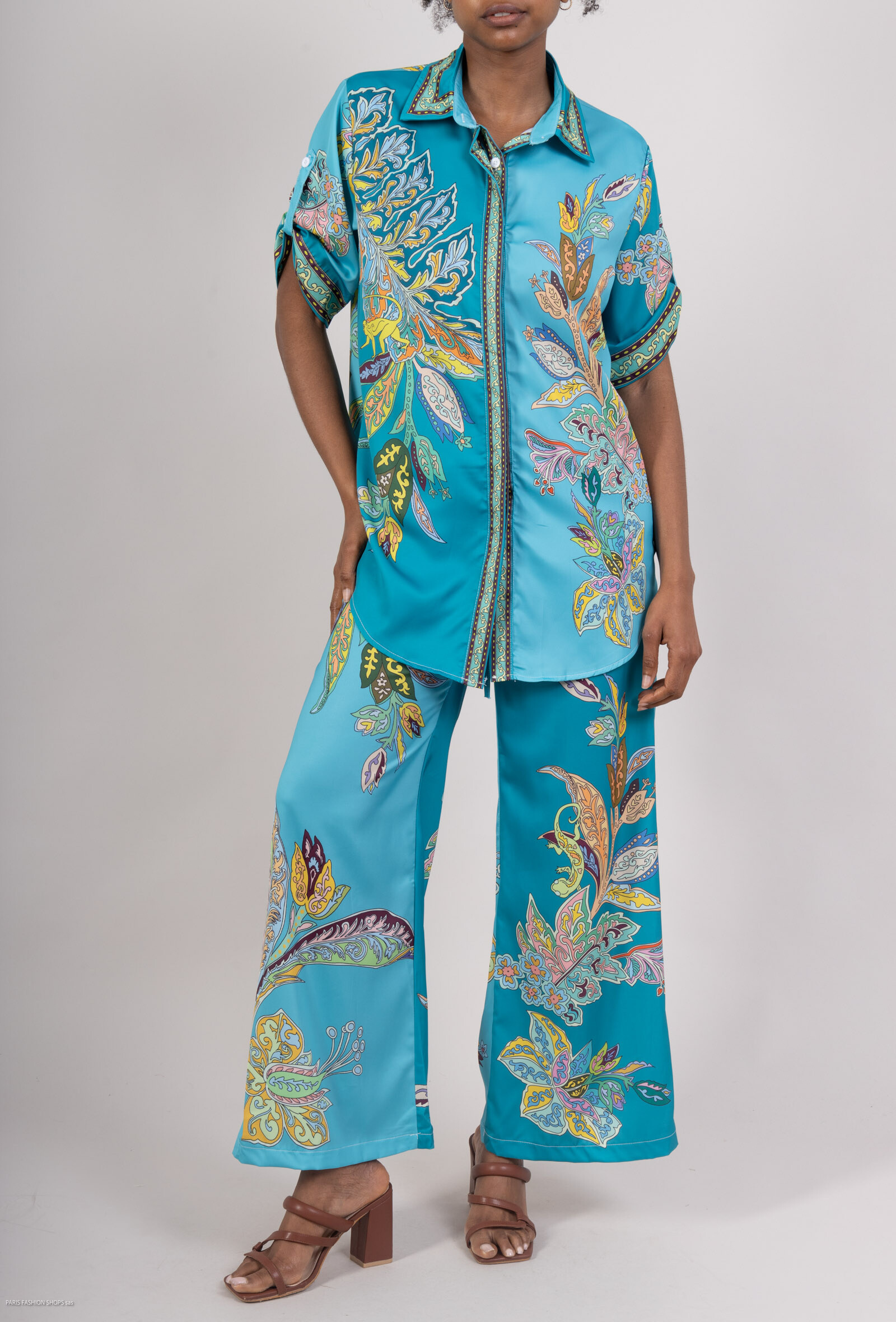 Women's spring/summer set, 95% polyester, lightweight, ideal for the season, made in China.