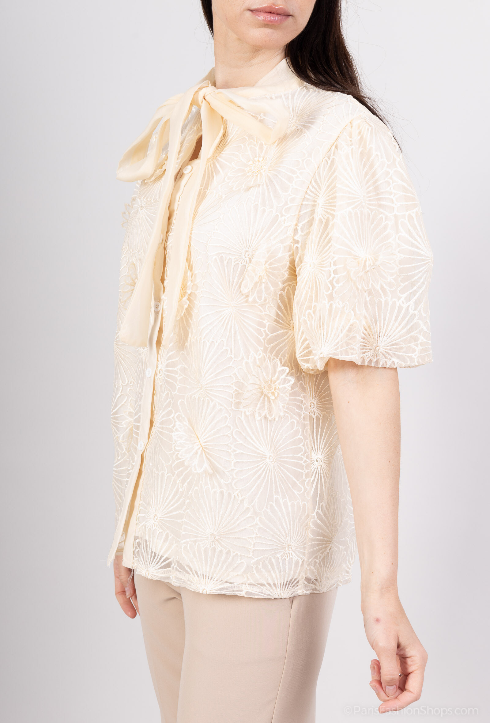 Top féminin en polyester, léger pour l'été, fabriqué en Chine, collection Printemps/Été 2025.