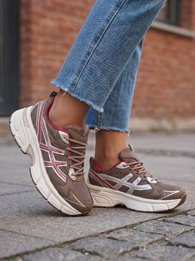 Großhändler BEAVITA SHOES - Sportliche Sneaker mit dicker Sohle. Großhändler BEAVITA SHOES - Sportliche Sneaker mit dicker Sohle.